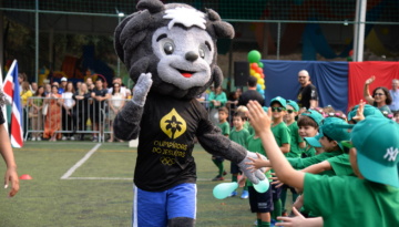 Crianças e estudantes dos anos iniciais do Ensino Fundamental animam abertura das Olimpíadas